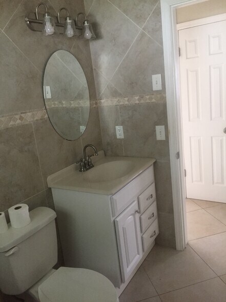 Building Photo - 2007 E Jefferson Street