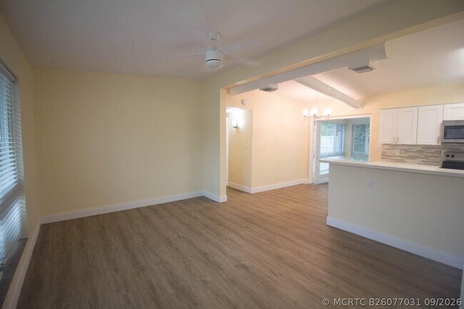 Building Photo - 1650 NE 44th St