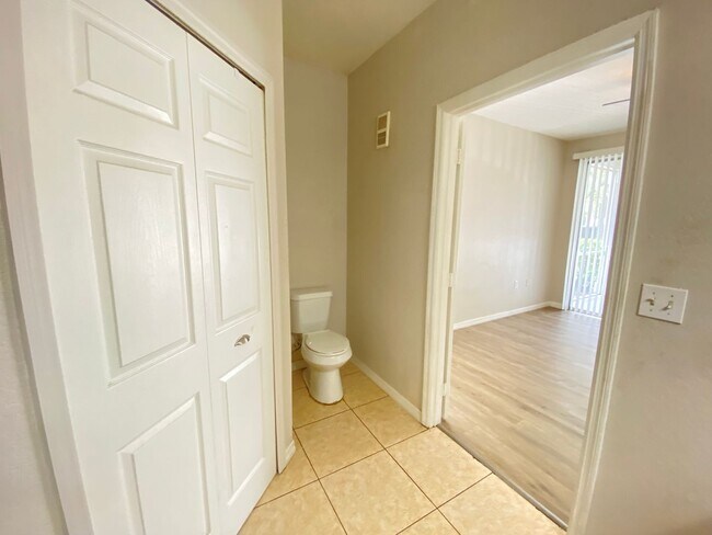 Building Photo - Park Central Gated Community!!2/2 with a G...