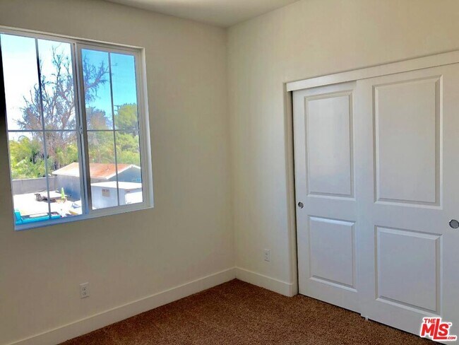 Building Photo - 11662 Solaire Wy