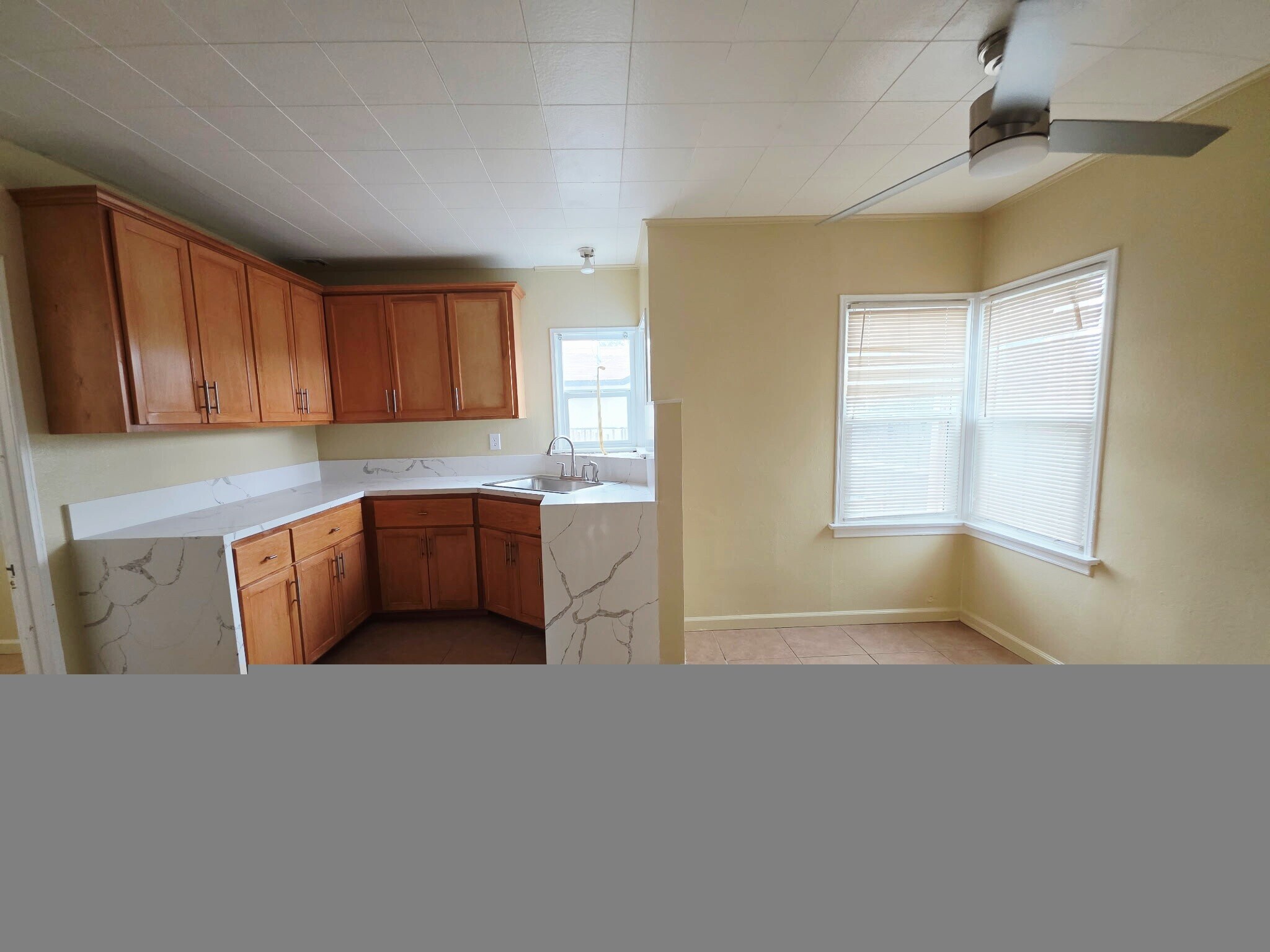Building Photo - 557 W Oldfield St