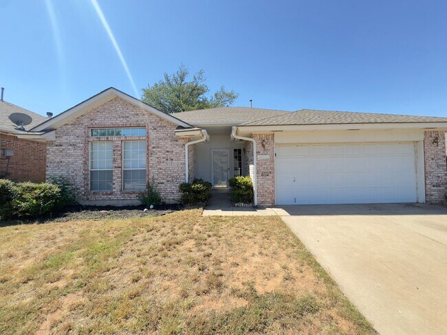 Building Photo - Charming Home in Stonepoint!