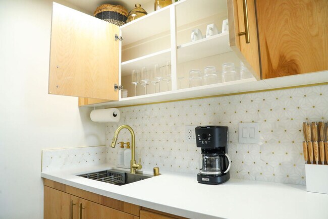 Building Photo - 1773 Torrance St