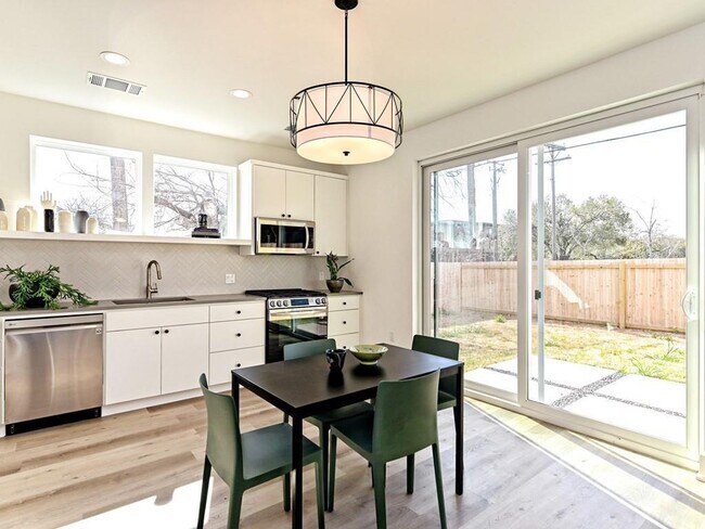 Building Photo - 1116 Atkinson Rd