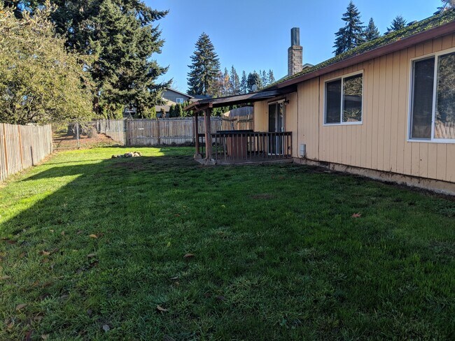 Building Photo - Adorable 3 Bed 2 Bath Ranch Style Home on ...