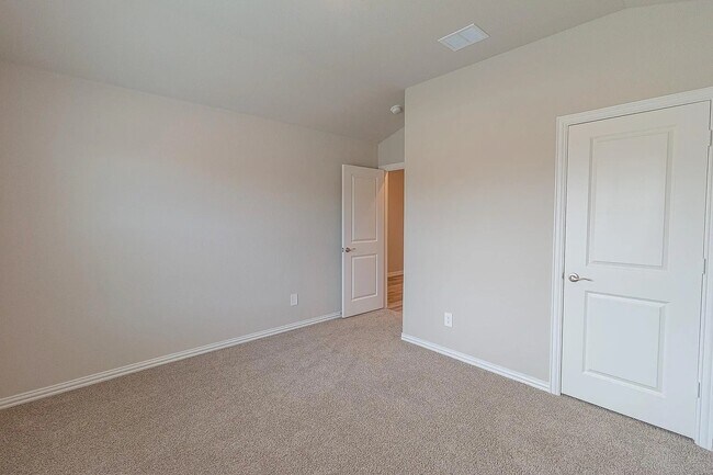 Building Photo - 2209 Dunbar Dr