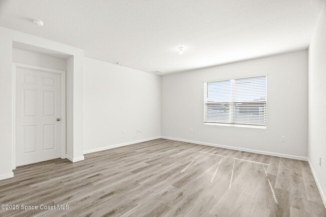 Building Photo - 542 Hamy St