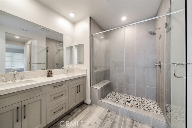 Building Photo - 1417 Doheny Way