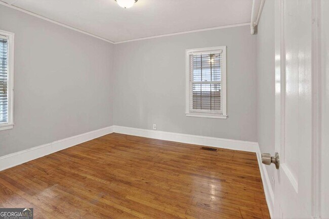 Building Photo - 2728 Winburn Terrace