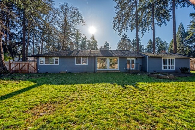 Building Photo - Lakewood Rambler 3 bedroom + Bonus