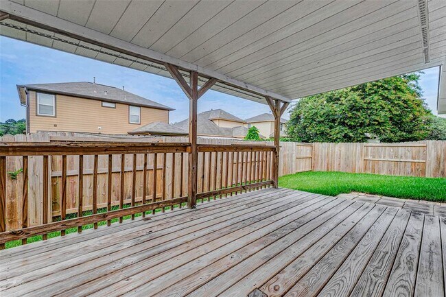 Building Photo - 18455 Sunrise Pines Dr