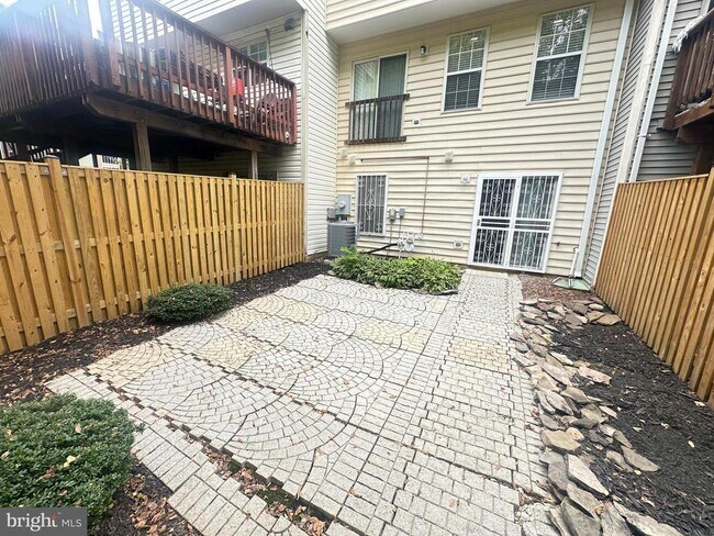 Building Photo - 953 Dunloring Ct