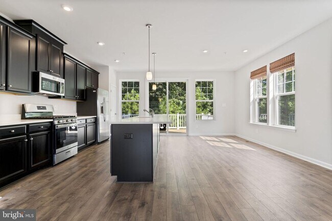 Building Photo - 44042 Eucalyptus Way
