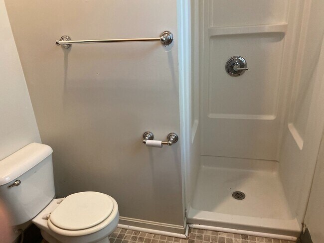 Building Photo - 339 Park Ave