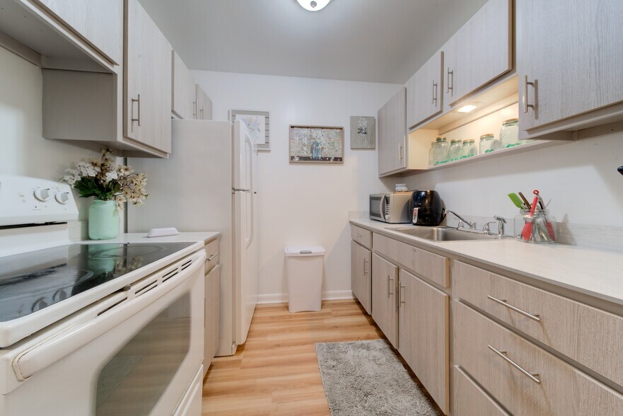 2200 Washington Ave. Racine, WI 53405 2200 Washington Ave Racine WI