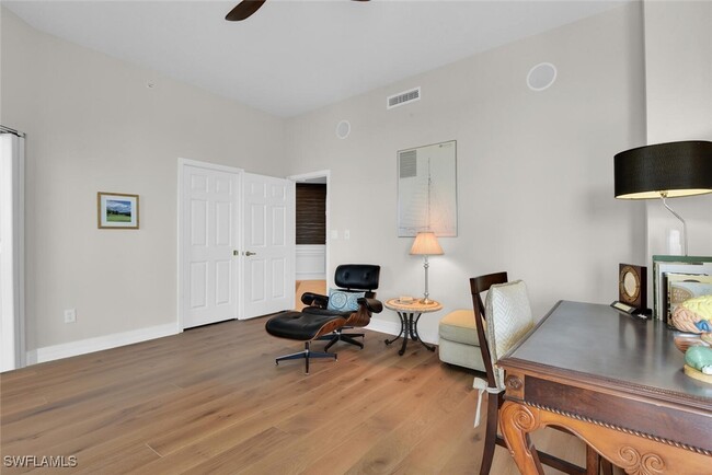 Building Photo - 425 Dockside Dr