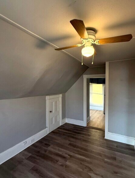 Building Photo - 24 Dyson St