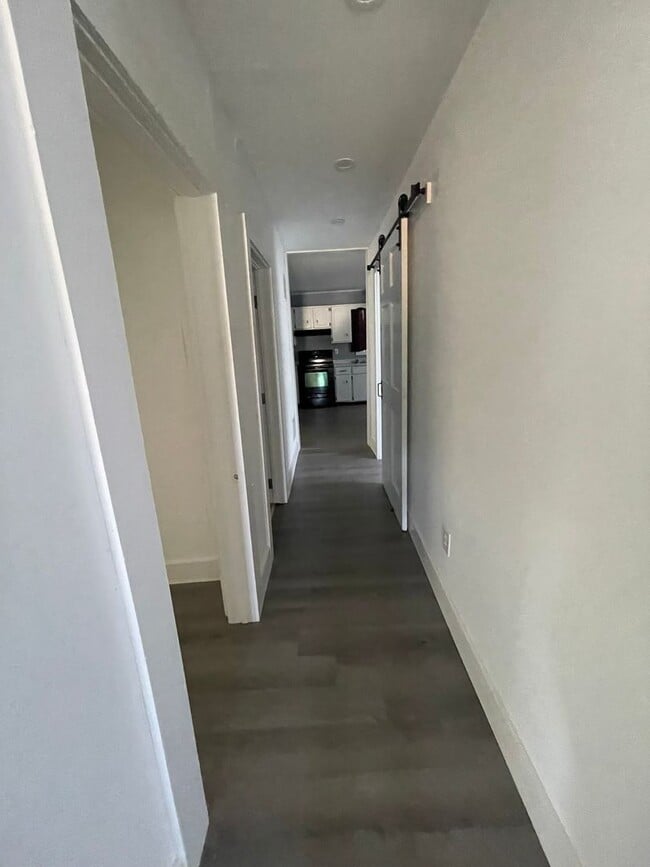 Building Photo - 3 Bed 2 Bath Home For Rent