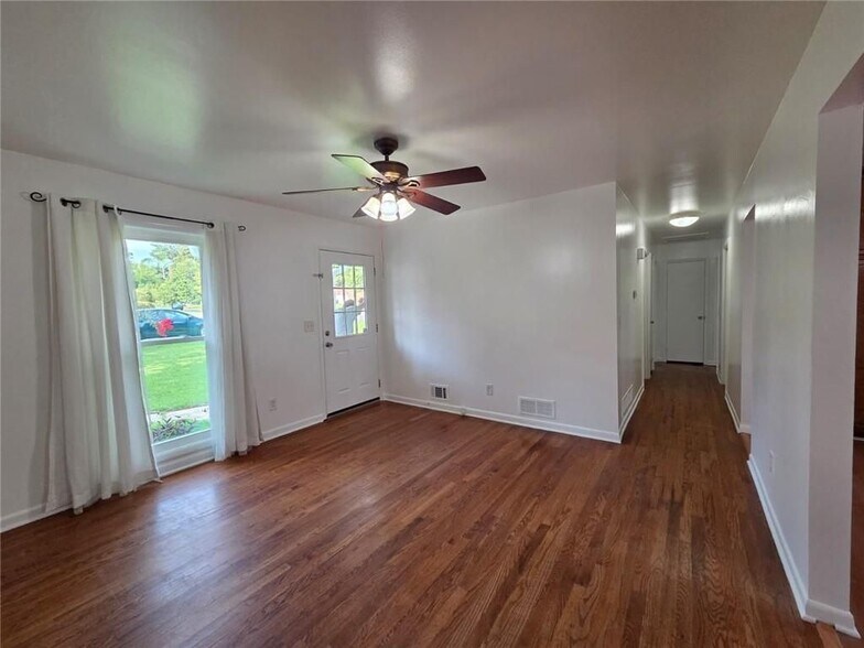 Building Photo - 762 Lancelot Dr