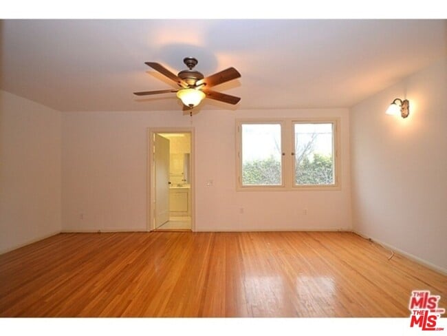 Building Photo - 429 S Orange Dr