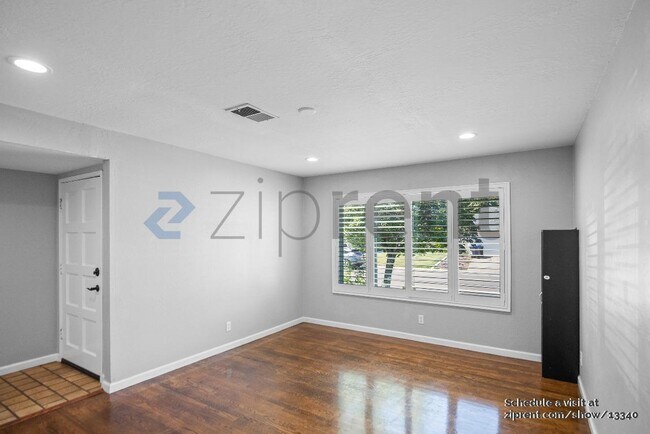Building Photo - 6186 Alvord Way