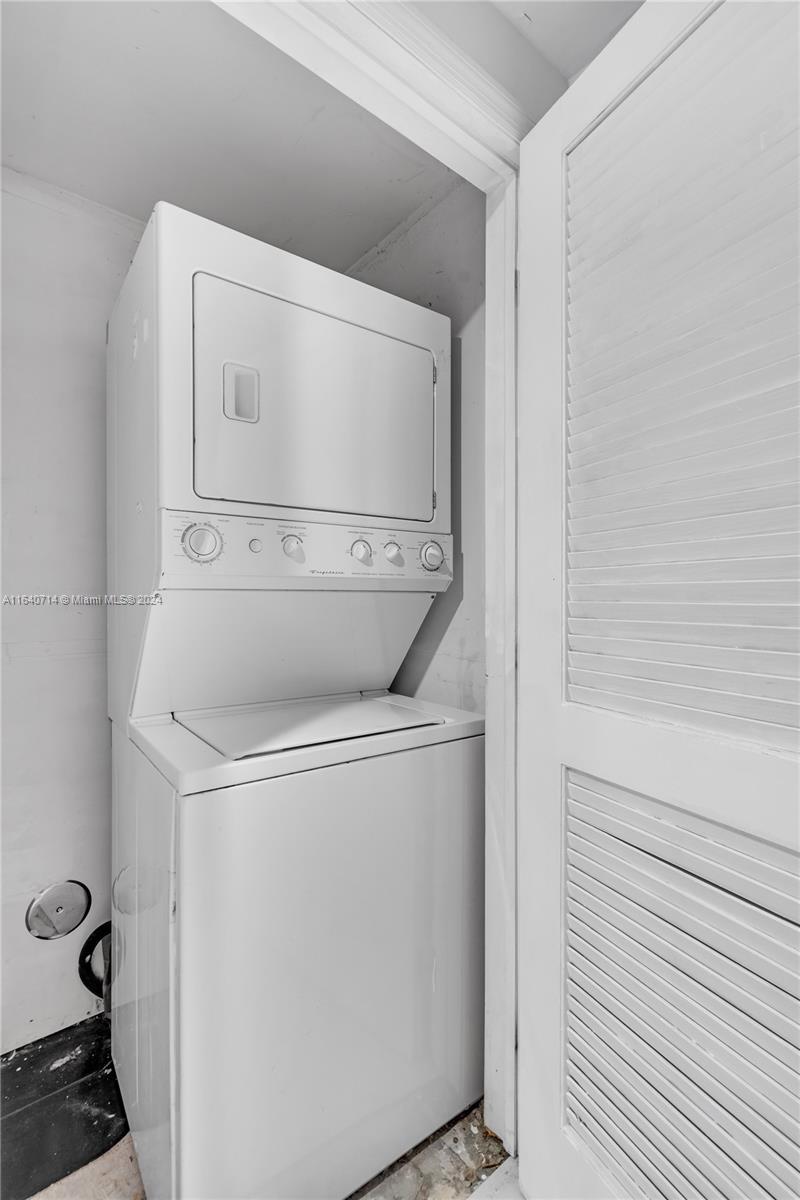 Building Photo - 3000 NE 188th St