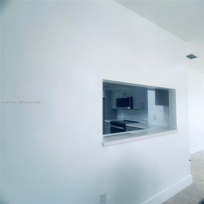 Building Photo - 6618 NW 188th Ln