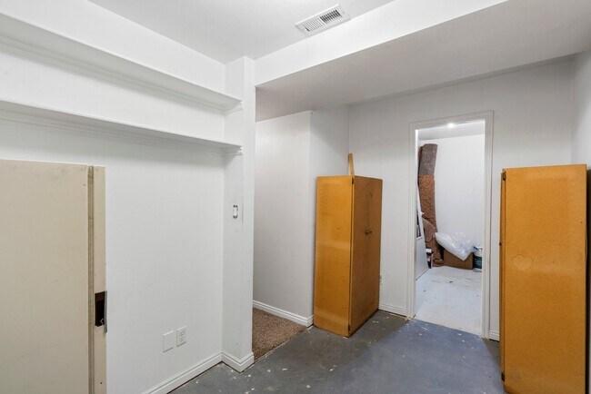 Building Photo - 80 W 750 N