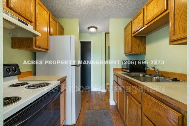 Building Photo - 15154 65th Ave S