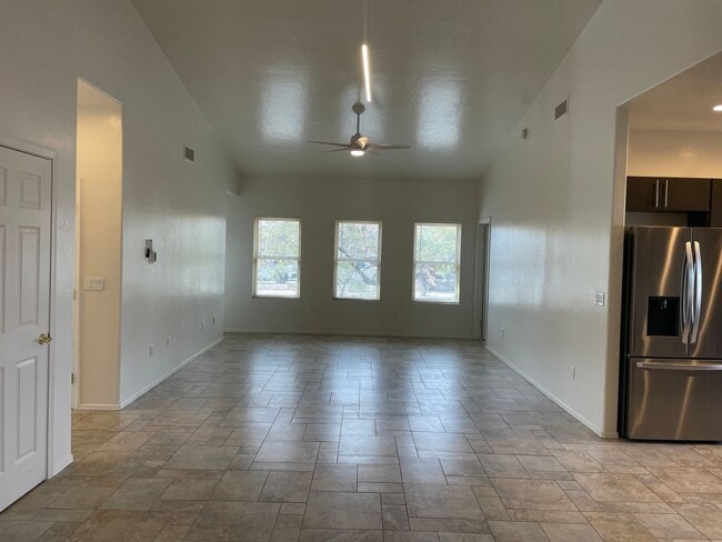 Building Photo - 4th1046#2