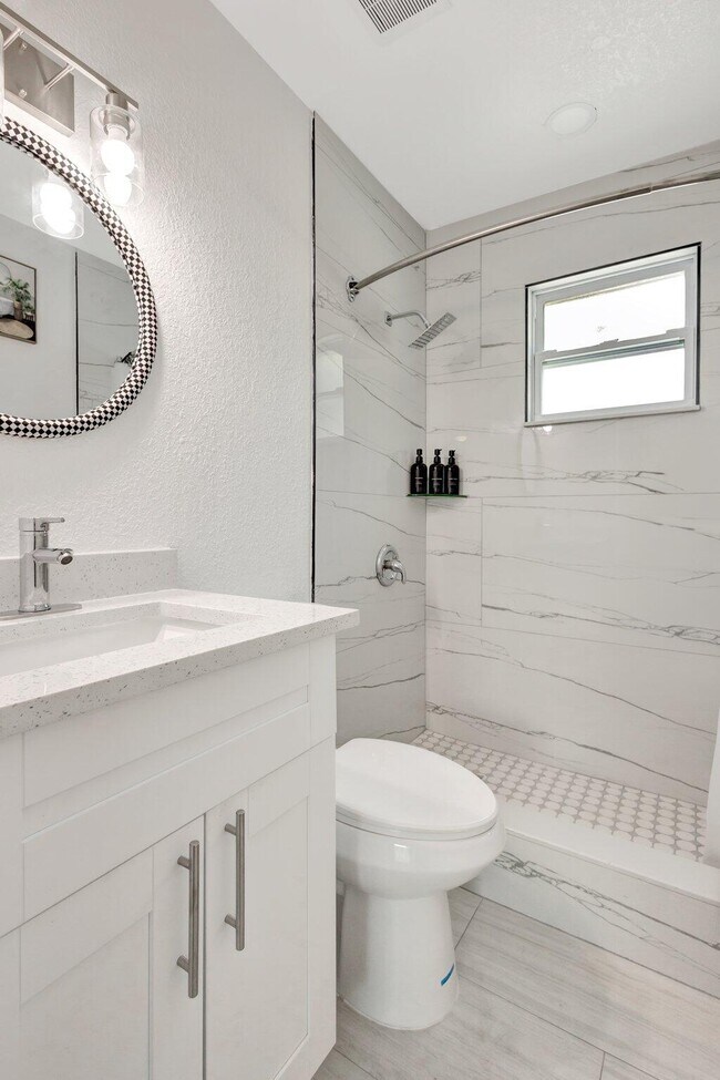 Building Photo - 3837 NE Melba Dr