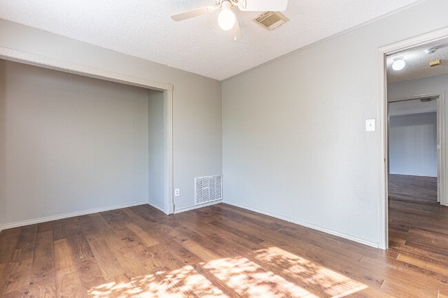 Building Photo - 8423 Parry Path