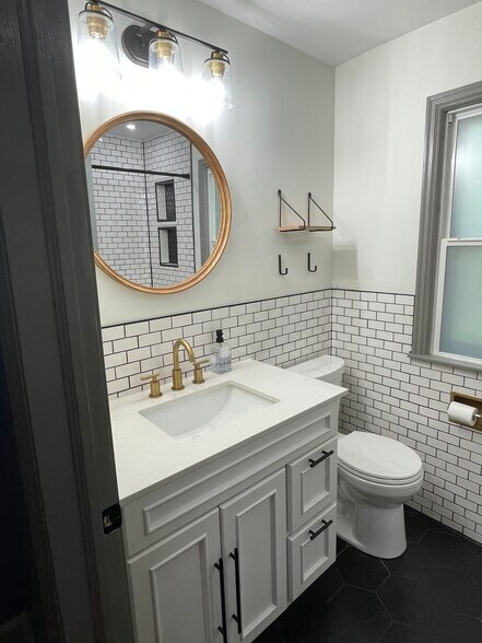 Recently renovated bathroom - 6603 34th Ave N