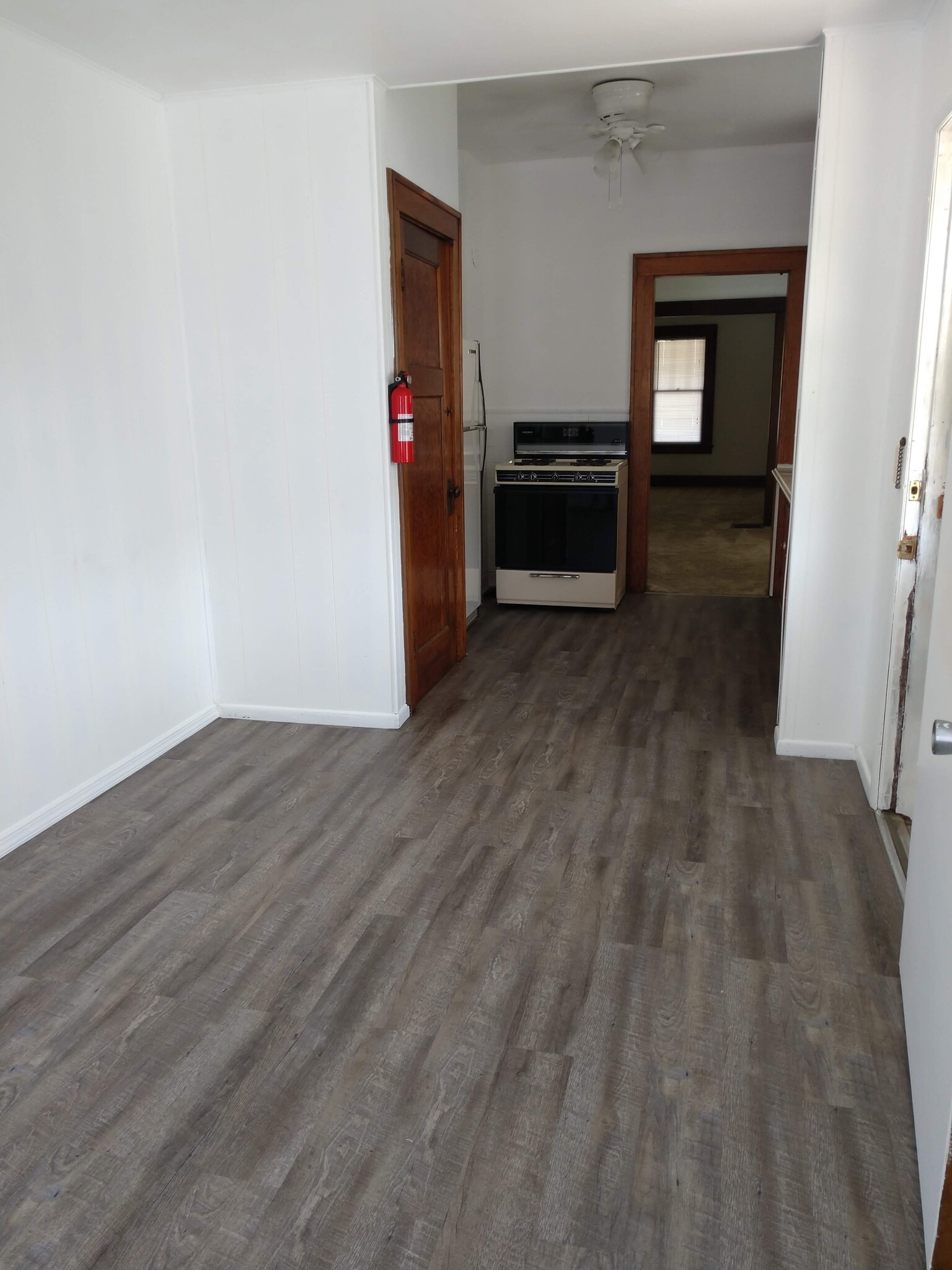 Building Photo - 2213 N Roosevelt Ave