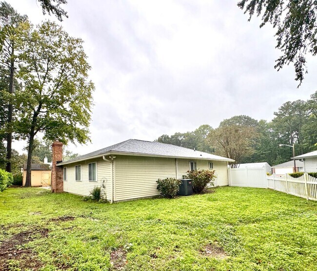 Building Photo - Modern Comfort & Convenience – 4BR/2.5BA i...