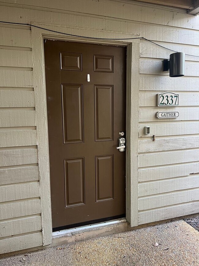 Building Photo - Unfurnished First Floor 3BR Condo in Sea Pines, Near Harbour Town!