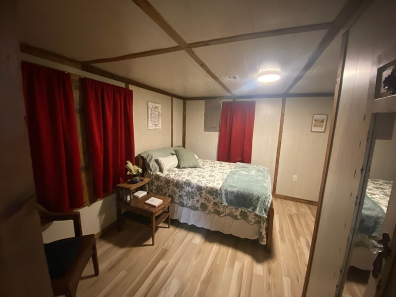 Building Photo - 6144 Madison 6351