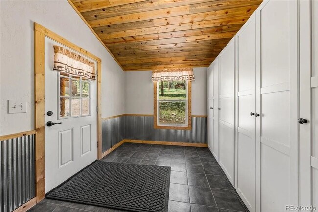 Building Photo - 457 Spruce Mountain Dr