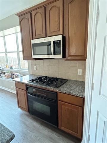 Building Photo - 1813 Glen Aerie Dr