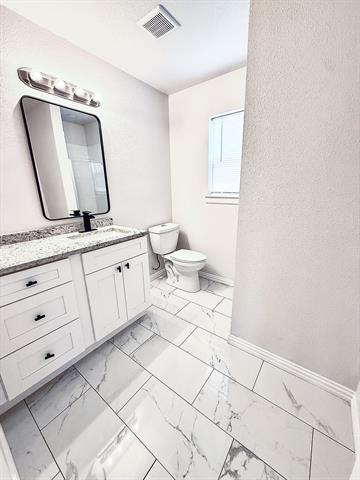 Building Photo - 6070 Wonder Dr