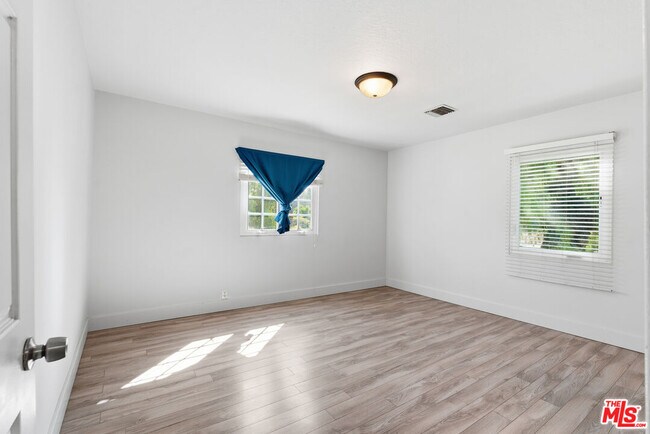 Building Photo - 10440 Johanna Ave