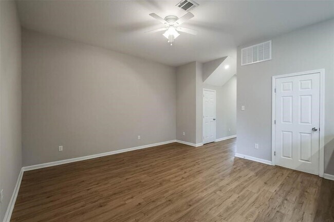 Building Photo - 3207 Avenue O
