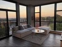 Building Photo - 1320 Fenwick Ln