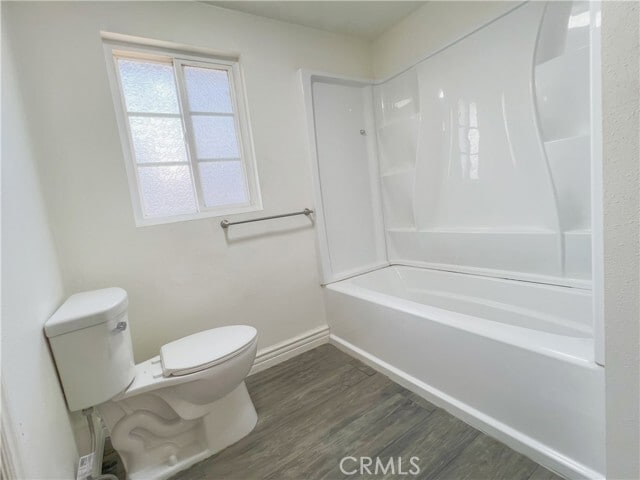 Building Photo - 5715 Greenbriar Dr