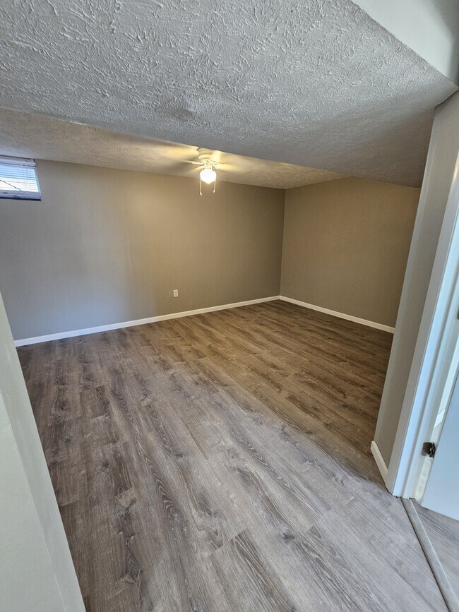 Building Photo - 13876 V St