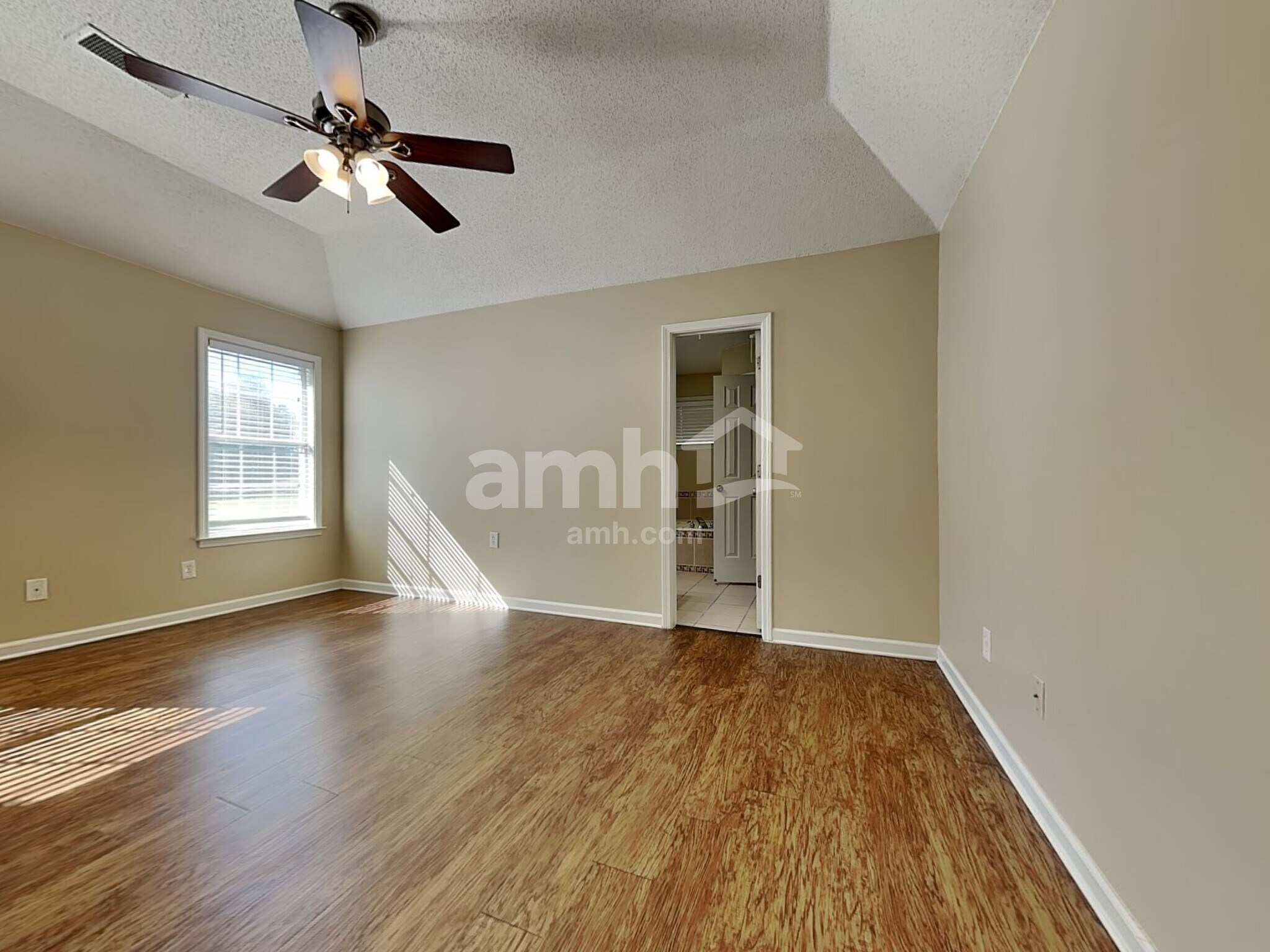 Building Photo - 6472 Daybreak Dr