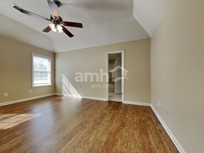 Building Photo - 6472 Daybreak Dr