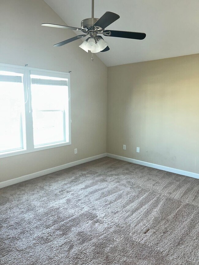 Building Photo - 2120 Courtland Dr