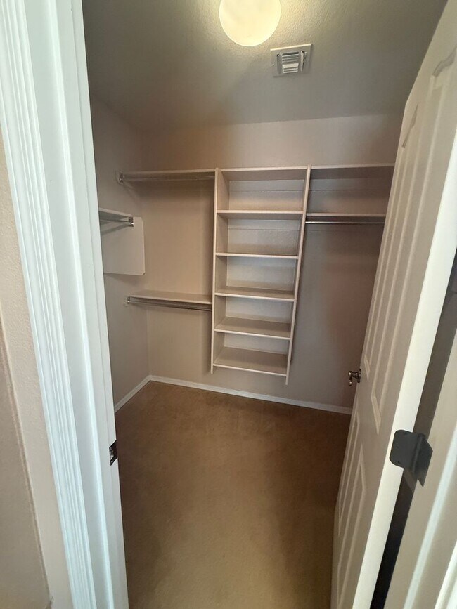 Building Photo - AVAILABLE NOW!  Beautiful 3BD/3BA North West HOME Resort-Style Living Across from Omni Tucson Nat...