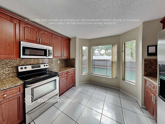 Building Photo - 16554 NW 10th St